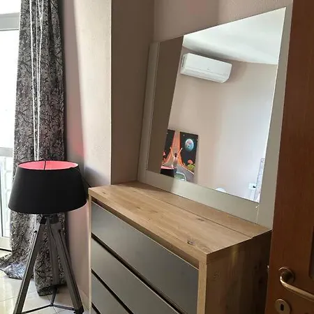 Lost At Sea 1 Апартаменты *